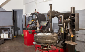 Get a Grip on Winter Now! Used Tire Machine and Balancer for Sale 3