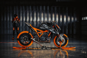 Personalized Motorcycle Graphics: Your Ride, Your Design 1